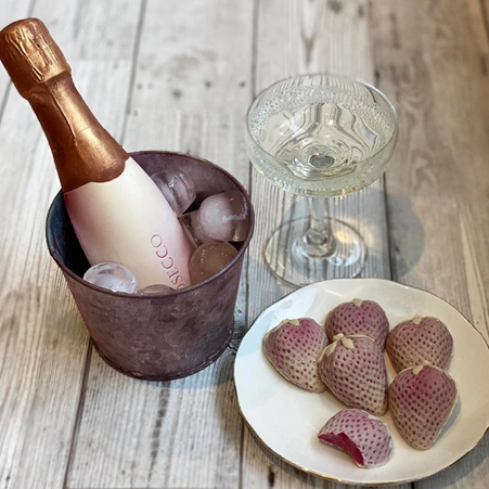 Choc on Choc Chocolate Prosecco and Strawberries Gift Box - Holiday Accent Ltd